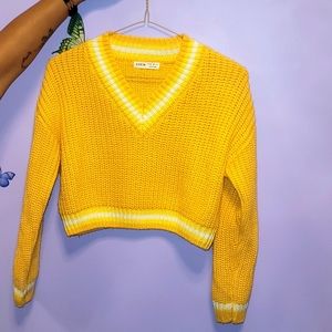 SHEIN CUTE CROPTOP HODDIE SIZE 10-12 kids ONLY WORN ONCE ♡